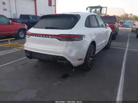 2024 Porsche Macan T VIN WP1AA2A58RLB02311 фото 4