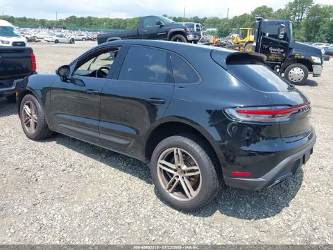 2025 Porsche Macan T VIN WP1AA2A50SLB09646 фото 3