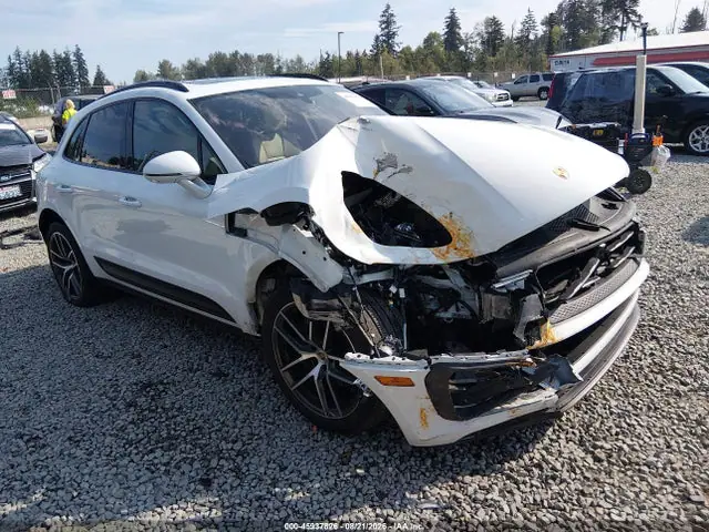 WP1AA2A52SLB03072 — 2025 Porsche Macan T, Передняя часть (Front End), фото до ремонта