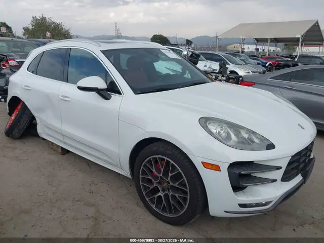 WP1AF2A54FLB93915 — 2015 Porsche Macan Turbo, Правый бок (Right Side), фото до ремонта