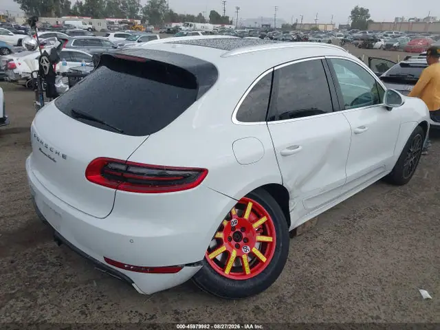 WP1AF2A54FLB93915 — 2015 Porsche Macan Turbo, фото 4 с аукциона IAAI 14.10.2026, Правый бок