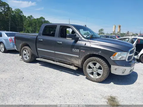 3C6RR7LT4JG171589 — 2018 RAM 1500 Big Horn 4X4 5'7 Box, Подтопление (Flood), фото до ремонта