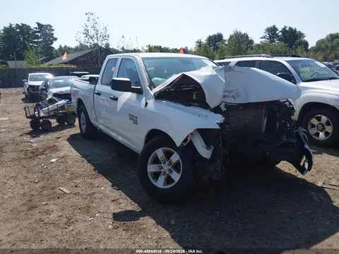 1C6RR7FG0KS631713 — 2019 RAM 1500 Classic Express 4X4 6'4 Box, Передняя часть (Front & Rear), фото до ремонта