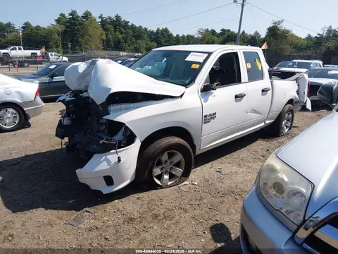2019 RAM 1500 Classic Express 4x4 6'4 Box VIN 1C6RR7FG0KS631713 фото 2