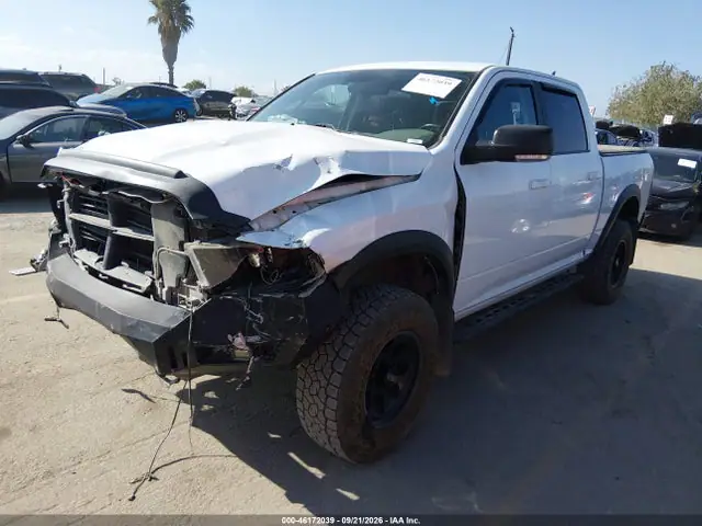 1C6RR7LG3KS592944 — 2019 RAM 1500 Classic SLT 4X4 5'7 Box, фото 2 с аукциона IAAI 14.10.2026, Передняя часть