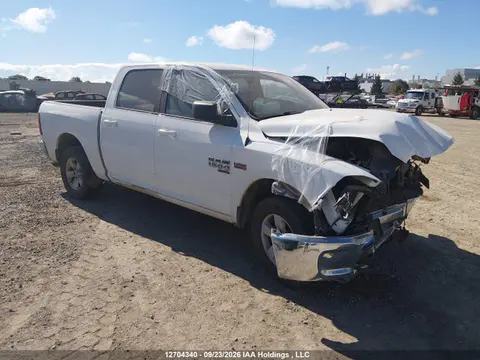1C6RR7LT0KS607915 — 2019 RAM 1500 Classic SLT, Передняя часть (Front), фото до ремонта