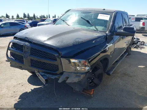 2017 RAM 1500 Express 4x4 5'7 Box VIN 3C6RR7KTXHG574696 фото 2