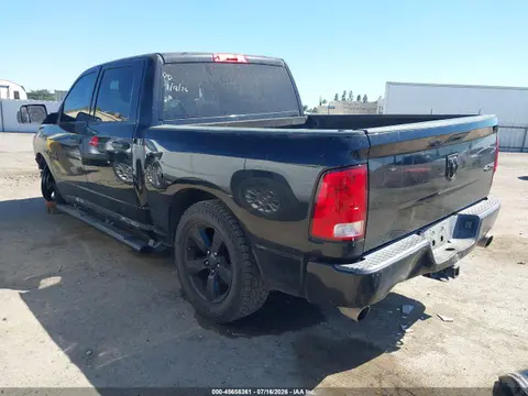 2017 RAM 1500 Express 4x4 5'7 Box VIN 3C6RR7KTXHG574696 фото 3