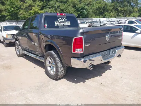 2017 RAM 1500 Laramie 4x4 5'7 Box VIN 1C6RR7NT6HS859304 фото 3