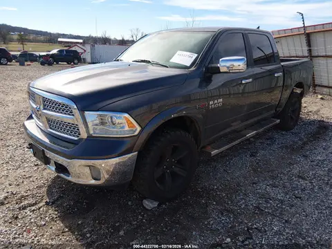 2018 RAM 1500 Laramie 4x4 5'7 Box VIN 1C6RR7NM2JS257594 фото 2