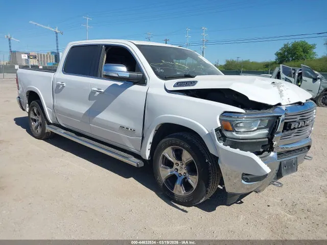 2020 RAM 1500 Laramie 4x4 5'7 Box VIN 1C6SRFJT1LN242854 фото 1