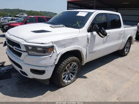 2020 RAM 1500 Laramie 4x4 5'7 Box VIN 1C6SRFJT2LN387708 фото 2