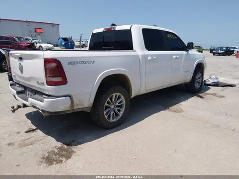 2020 RAM 1500 Laramie 4x4 5'7 Box VIN 1C6SRFJT2LN387708 фото 4