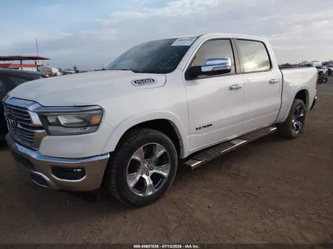 2021 RAM 1500 Laramie 4x4 5'7 Box VIN 1C6SRFJT6MN802983 фото 2