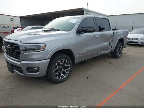 2025 RAM 1500 Laramie 4x4 5'7 Box VIN 1C6SRFJP4SN635930 фото 2