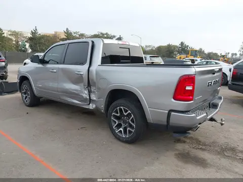 2025 RAM 1500 Laramie 4x4 5'7 Box VIN 1C6SRFJP4SN635930 фото 3