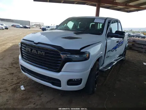 2025 RAM 1500 Laramie 4x4 5'7 Box VIN 1C6SRFJP2SN623209 фото 2