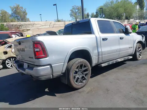 2025 RAM 1500 Laramie 4x4 5'7 Box VIN 1C6SRFJP1SN709112 фото 4