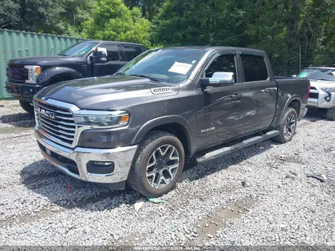 2026 RAM 1500 Laramie 4x4 5'7 Box VIN 1C6SRFJP3TN197922 фото 2