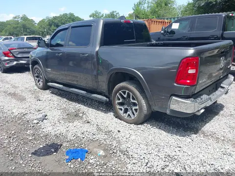 2026 RAM 1500 Laramie 4x4 5'7 Box VIN 1C6SRFJP3TN197922 фото 3
