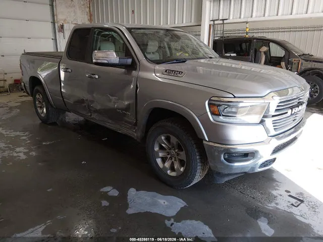 2020 RAM 1500 Laramie 4x4 6'4 Box VIN 1C6SRFDT1LN254448 фото 1