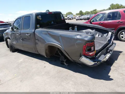 2020 RAM 1500 Laramie 4x4 6'4 Box VIN 1C6SRFDT3LN271137 фото 3