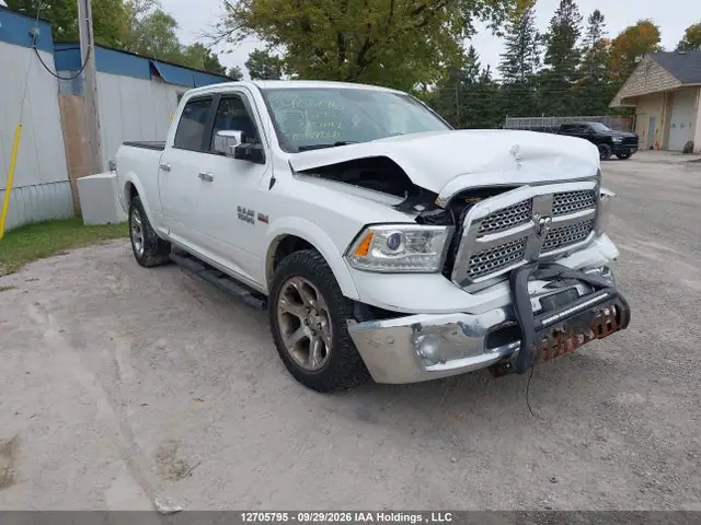 1C6RR7VT1JS318442 — 2018 RAM 1500 Laramie, Передняя часть (Front), фото до ремонта