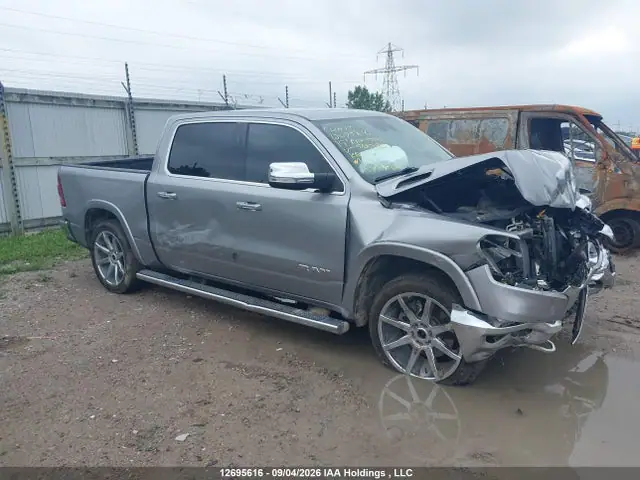 1C6SRFJT9KN501282 — 2019 RAM 1500 Laramie, Передняя часть (Front), фото до ремонта