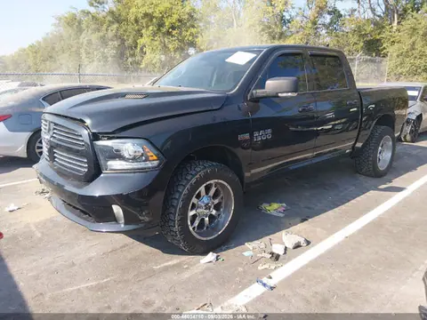 2015 RAM 1500 Sport VIN 1C6RR7MT1FS647506 фото 2