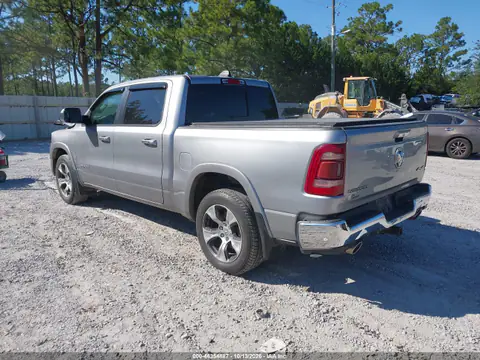 2019 Ram 1500 Laramie 4X4 5'7 Box VIN 1C6SRFJT8KN755825 фото 4