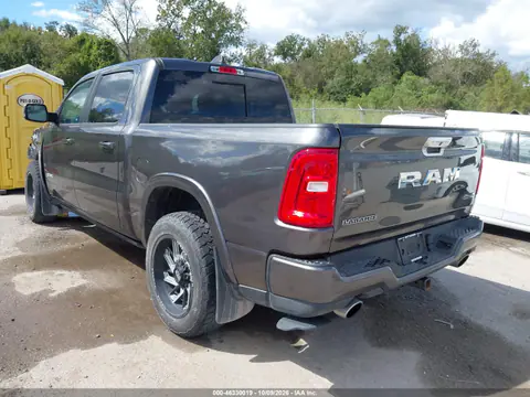 2025 Ram 1500 Laramie 4X4 5'7 Box VIN 1C6SRFJP9SN641853 фото 4