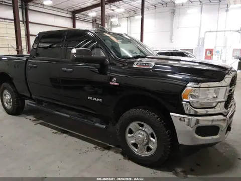 3C6UR5DL5NG387390 — 2022 RAM 2500 Big Horn 4X4 6'4 Box, Левый бок (Left Side), фото до ремонта