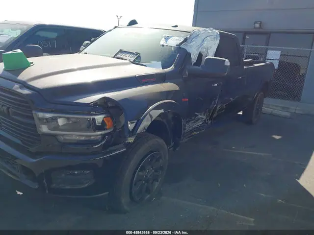 3C6UR5KL9KG654089 — 2019 RAM 2500 Laramie 4X4 8' Box, фото 2 с аукциона IAAI 30.09.2026, Левый бок