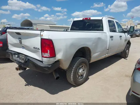 2018 RAM 2500 Tradesman 4x4 8' Box VIN 3C6UR5HL7JG365184 фото 4