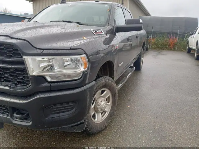 2020 RAM 2500 Tradesman 4x4 8' Box VIN 3C6UR5HJ4LG236806 фото 2