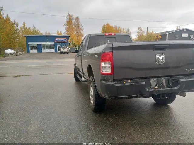 2020 RAM 2500 Tradesman 4x4 8' Box VIN 3C6UR5HJ4LG236806 фото 3