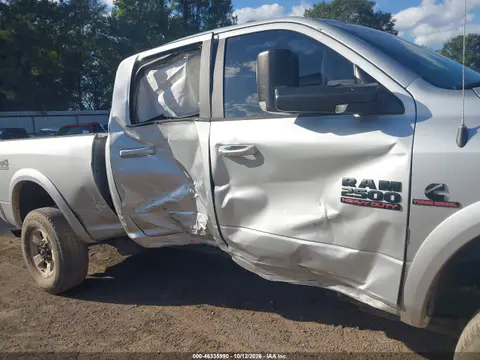 2017 Ram 2500 Laramie 4X4 6'4 Box VIN 3C6UR5FL5HG676397 фото 18