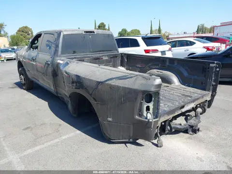 2023 RAM 3500 Big Horn VIN 3C63RRHL4PG542205 фото 3
