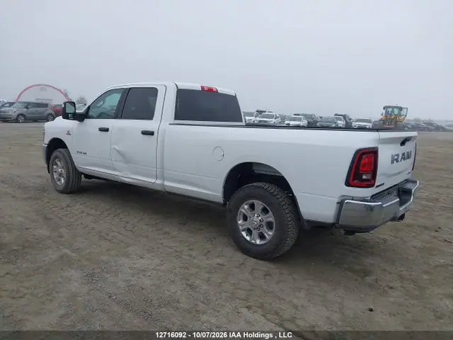 3C63R3HL1TG310927 — 2026 RAM 3500 Big Horn, фото 3 с аукциона IAAI 14.10.2026, Задняя часть