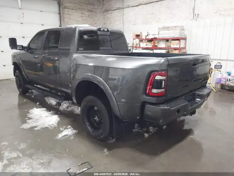 2022 RAM 3500 Laramie 4x4 6'4 Box VIN 3C63RRML8NG403701 фото 3
