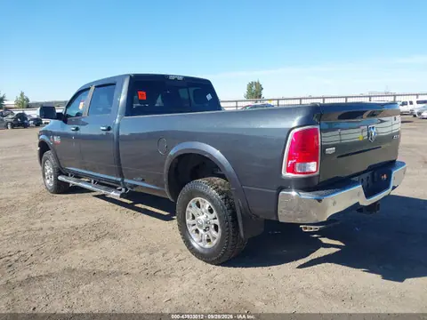 2017 RAM 3500 Laramie 4x4 8' Box VIN 3C63R3JL0HG743463 фото 3
