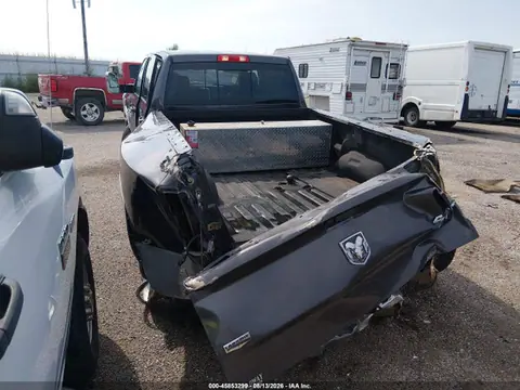 2018 RAM 3500 Laramie 4x4 8' Box VIN 3C63RRJL5JG271611 фото 3