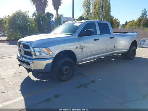 2017 RAM 3500 Tradesman 4x4 8' Box VIN 3C63RRGL0HG776229 фото 2