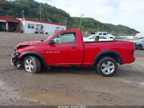 3D7JV1ET2BG633165 — 2011 RAM, Передняя часть, фото до ремонта