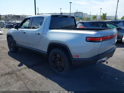 2024 Rivian R1t Launch Edition Quad Motor Large Pack VIN 7FCTGAAL8RN032163 фото 3