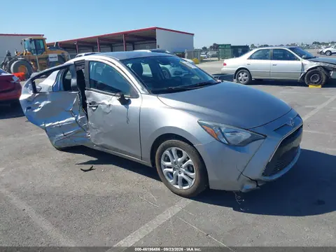 3MYDLBZV7GY142012 — 2016 Scion iA, Правый бок (Right Side), фото до ремонта