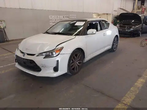 2016 Scion TC VIN JTKJF5C70GJ022392 фото 2