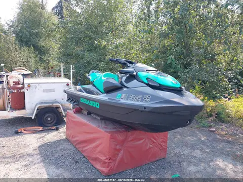 YDV62431C626 — 2026 SEA-DOO GTI, Левый бок (Left Side), фото до ремонта