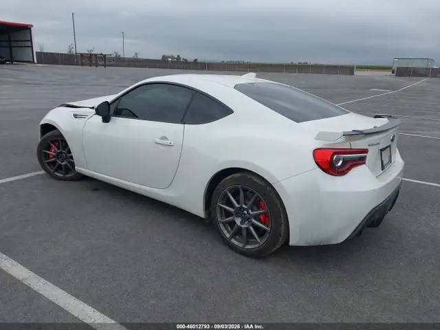 JF1ZCAC13H9606172 — 2017 Subaru Brz Limited, фото 3 с аукциона IAAI 13.10.2026, Повреждения снизу