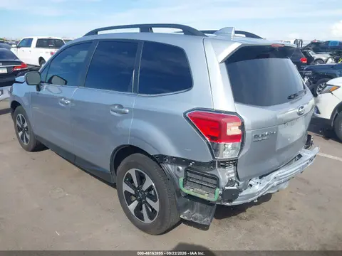 2018 Subaru Forester 2.5i Limited VIN JF2SJAJC8JH506376 фото 3